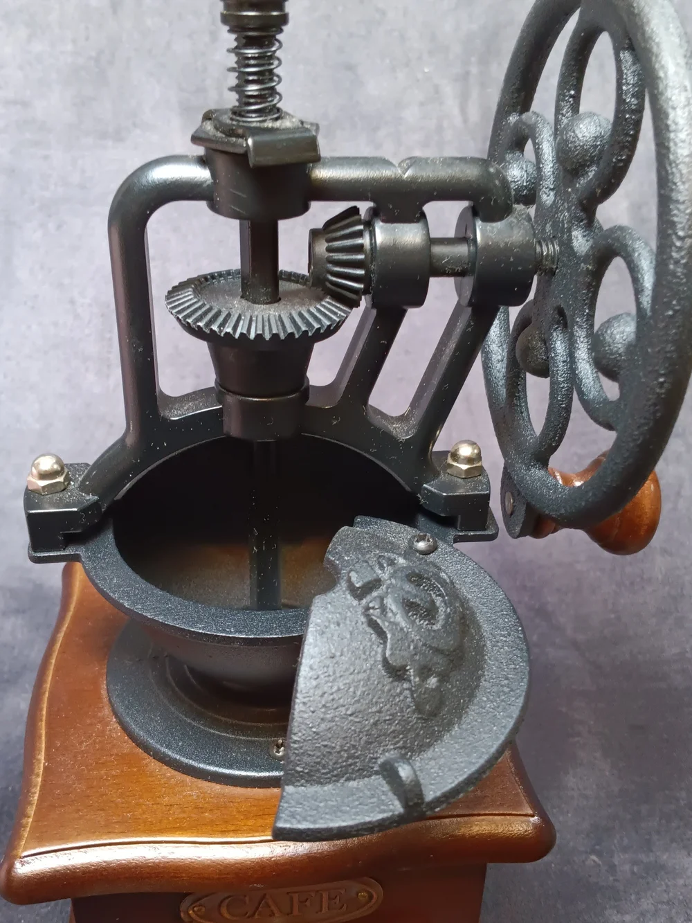 Manual Rustic Coffee Grinder in Black Cast Iron and Wood. Never Used.